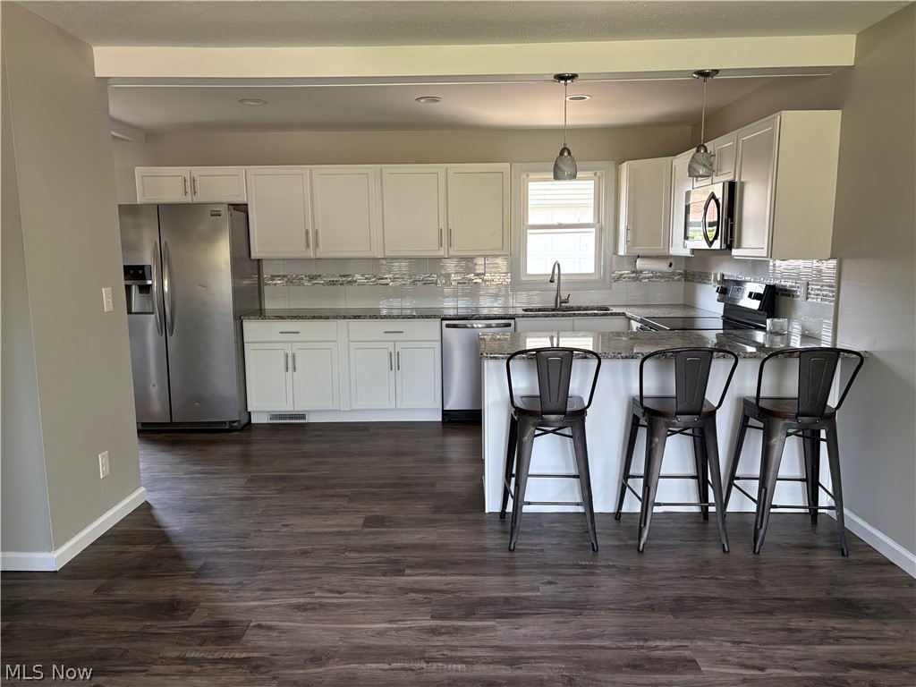 912 East Drive Sheffield Lake OH 44054