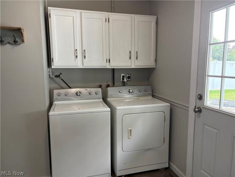 912 East Drive Sheffield Lake OH 44054