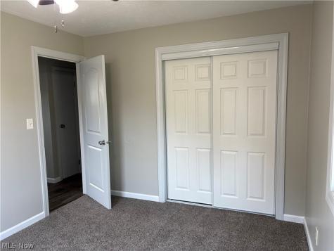 912 East Drive Sheffield Lake OH 44054