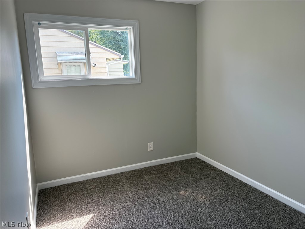912 East Drive Sheffield Lake OH 44054