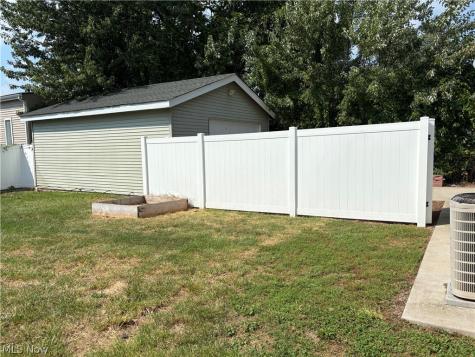 912 East Drive Sheffield Lake OH 44054