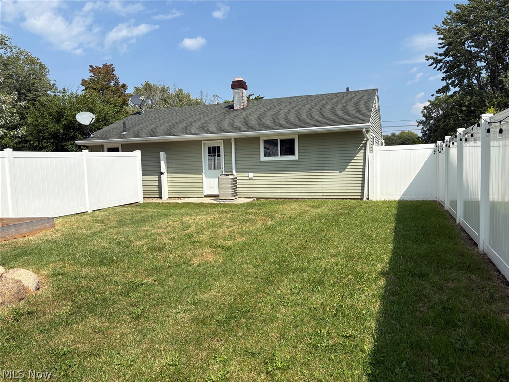 912 East Drive Sheffield Lake OH 44054