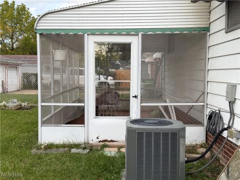4722 Beechgrove Avenue Garfield Heights OH 44125