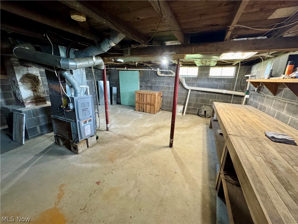 6136 Lake Road W Ashtabula OH 44004