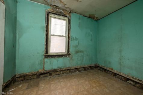 1266 E 102nd Street Cleveland OH 44108