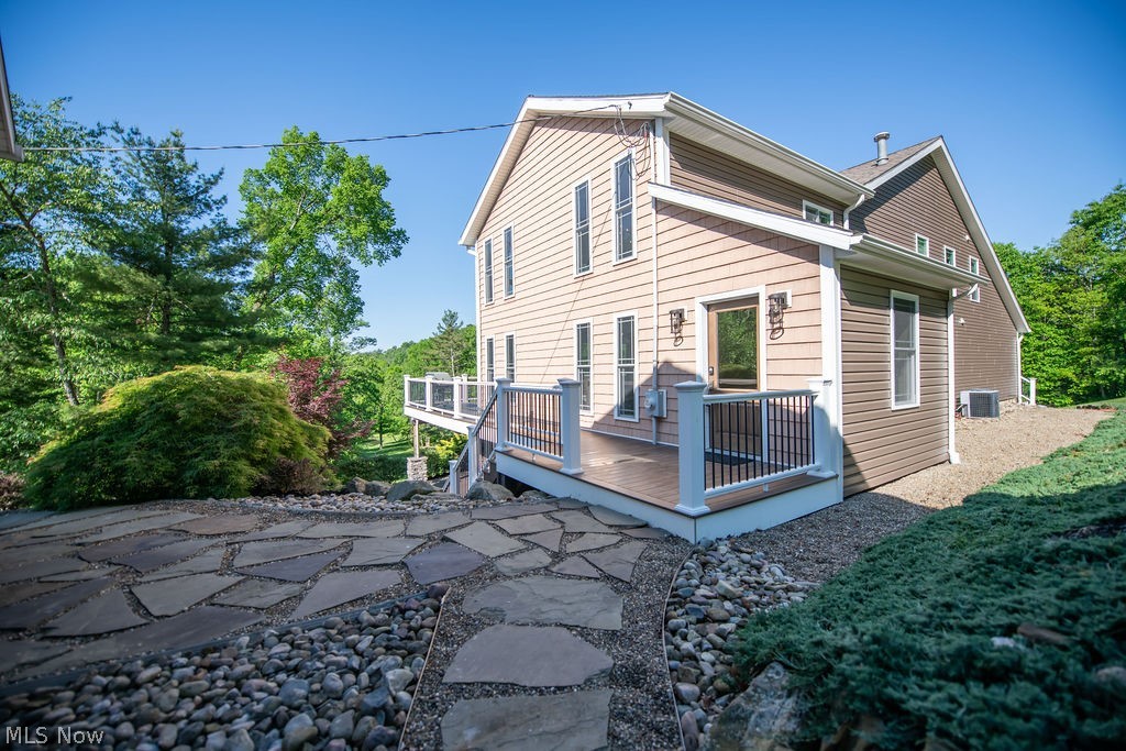 5234 Ribbon Road SW Bowerston OH 44695