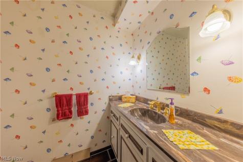 24390 Fairmount Boulevard Beachwood OH 44122