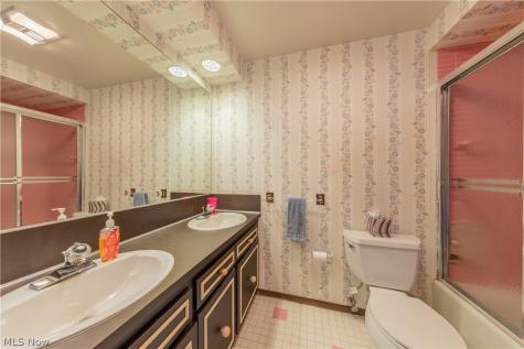 24390 Fairmount Boulevard Beachwood OH 44122