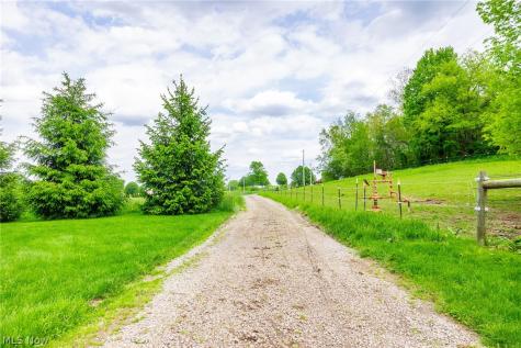 15157 Wynncrest Street SW Navarre OH 44662
