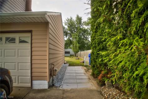14065 Heatherwood Drive Brook Park OH 44142