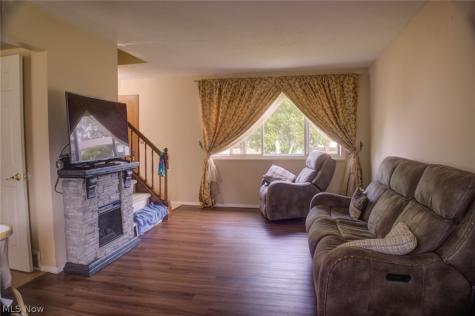 14065 Heatherwood Drive Brook Park OH 44142