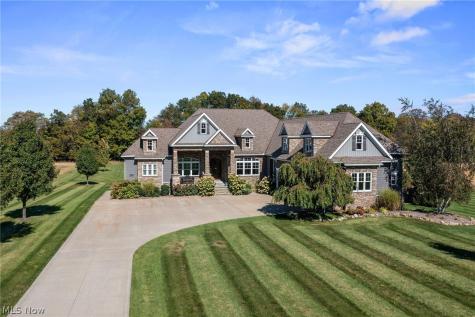 577 Lyonswood Drive Hinckley OH 44233
