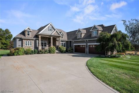 577 Lyonswood Drive Hinckley OH 44233