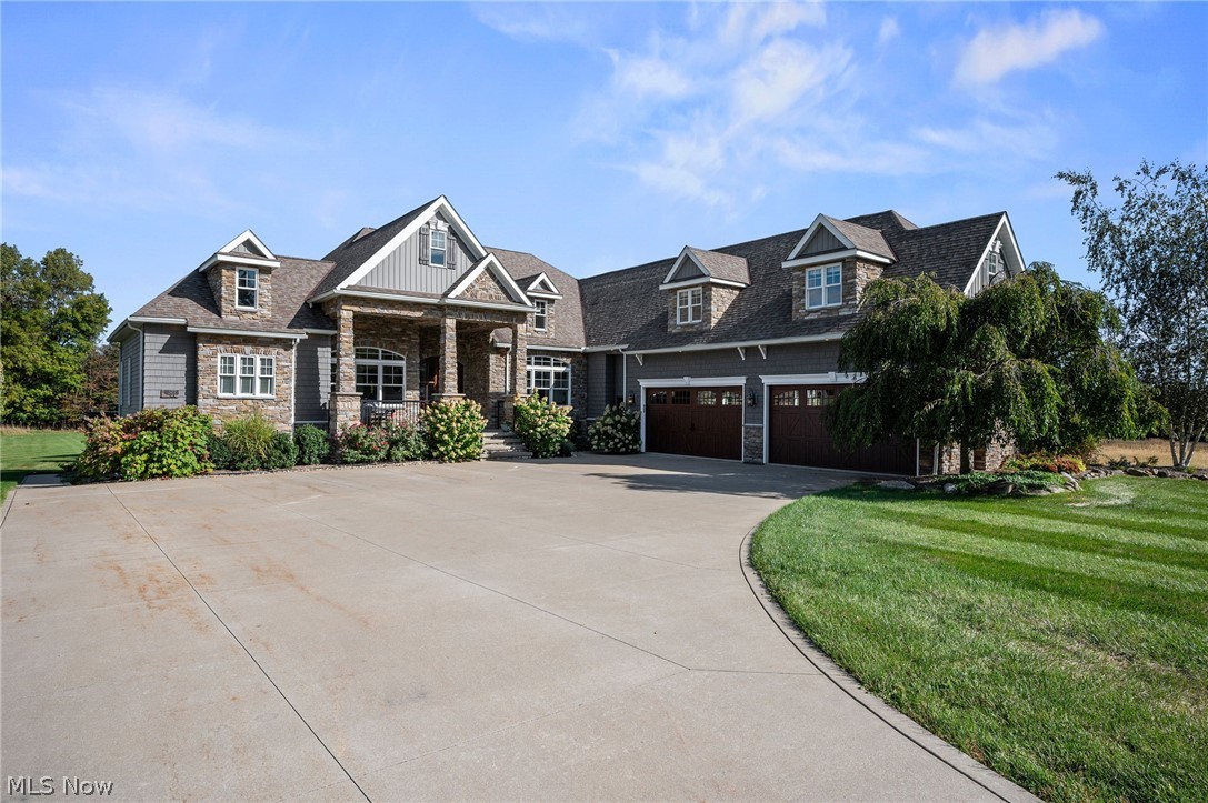 577 Lyonswood Drive Hinckley OH 44233
