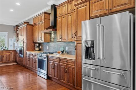 577 Lyonswood Drive Hinckley OH 44233