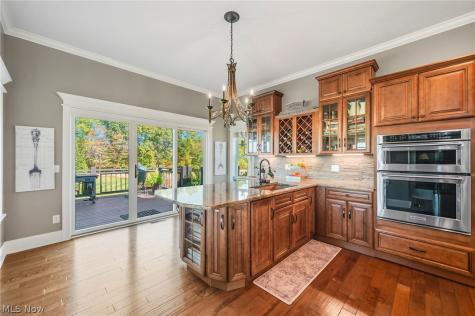 577 Lyonswood Drive Hinckley OH 44233