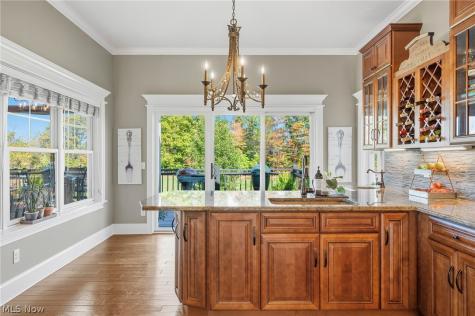 577 Lyonswood Drive Hinckley OH 44233