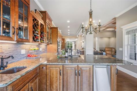 577 Lyonswood Drive Hinckley OH 44233