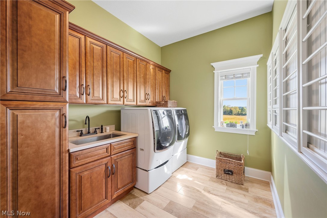 577 Lyonswood Drive Hinckley OH 44233