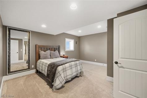 577 Lyonswood Drive Hinckley OH 44233