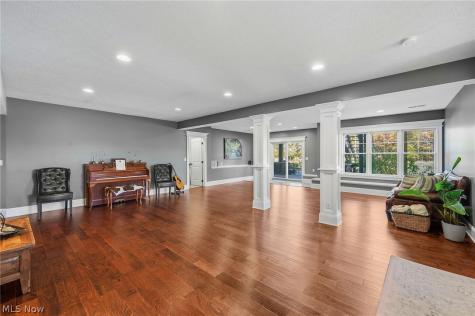 577 Lyonswood Drive Hinckley OH 44233