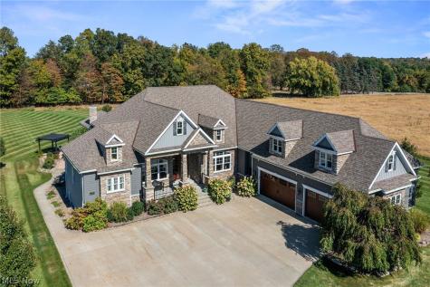 577 Lyonswood Drive Hinckley OH 44233