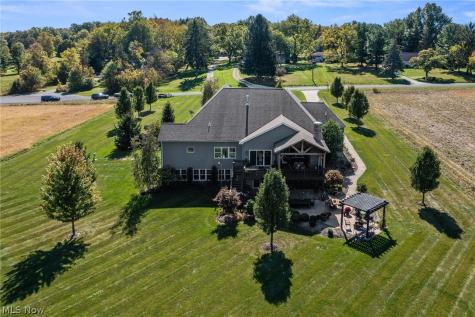 577 Lyonswood Drive Hinckley OH 44233