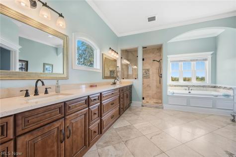 577 Lyonswood Drive Hinckley OH 44233