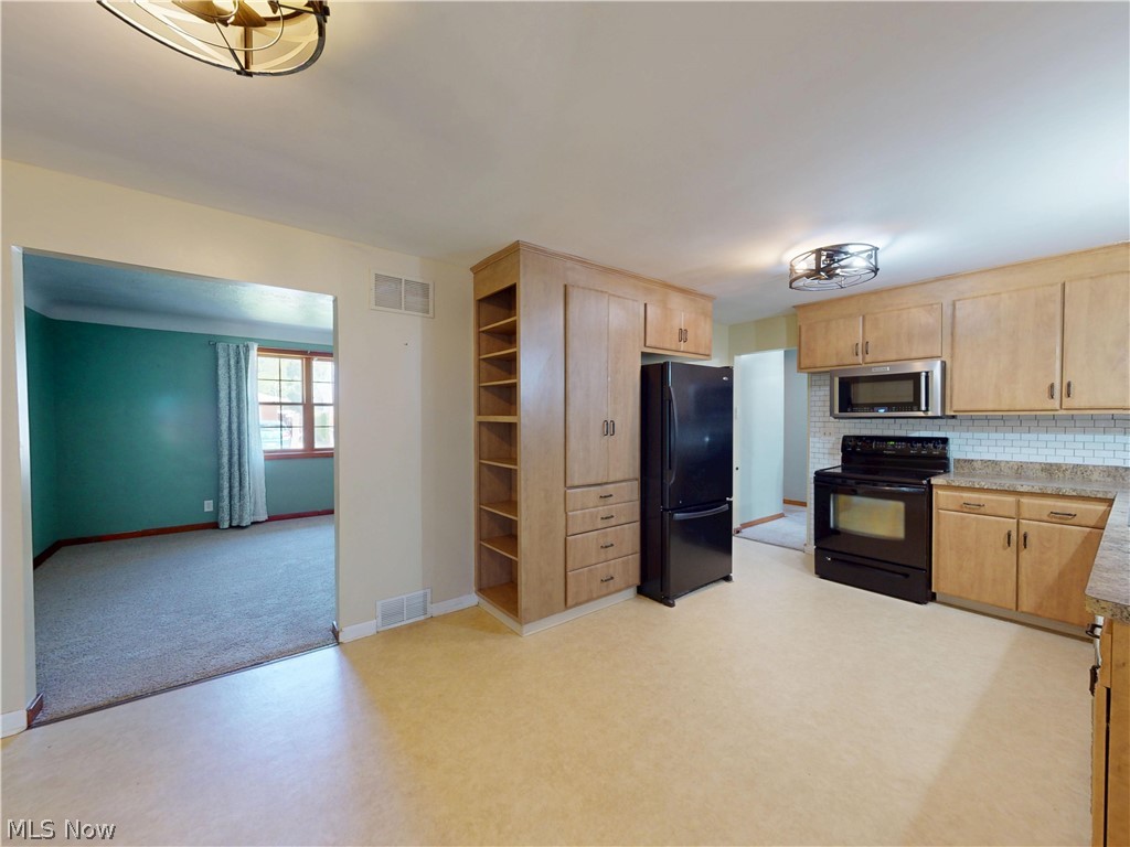 35952 Lakomis Drive Eastlake OH 44095