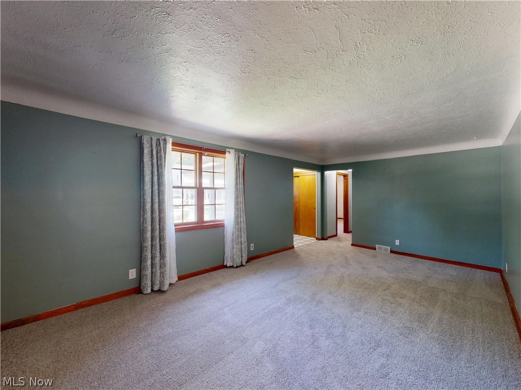 35952 Lakomis Drive Eastlake OH 44095