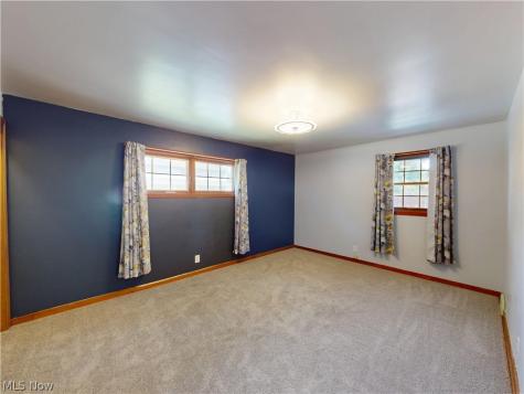35952 Lakomis Drive Eastlake OH 44095