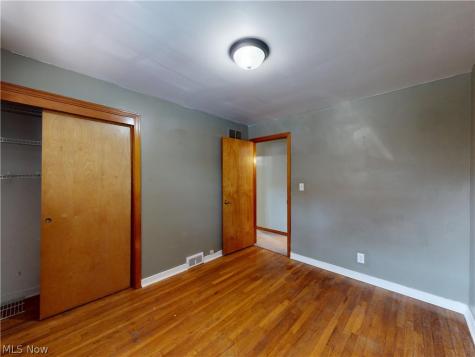 35952 Lakomis Drive Eastlake OH 44095