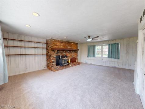35952 Lakomis Drive Eastlake OH 44095