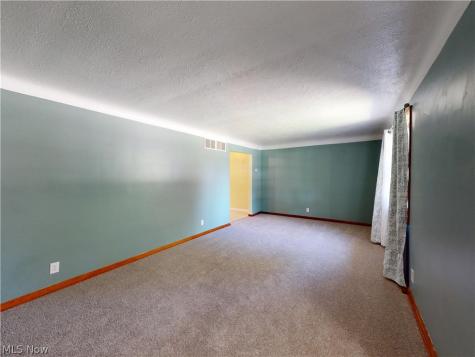 35952 Lakomis Drive Eastlake OH 44095