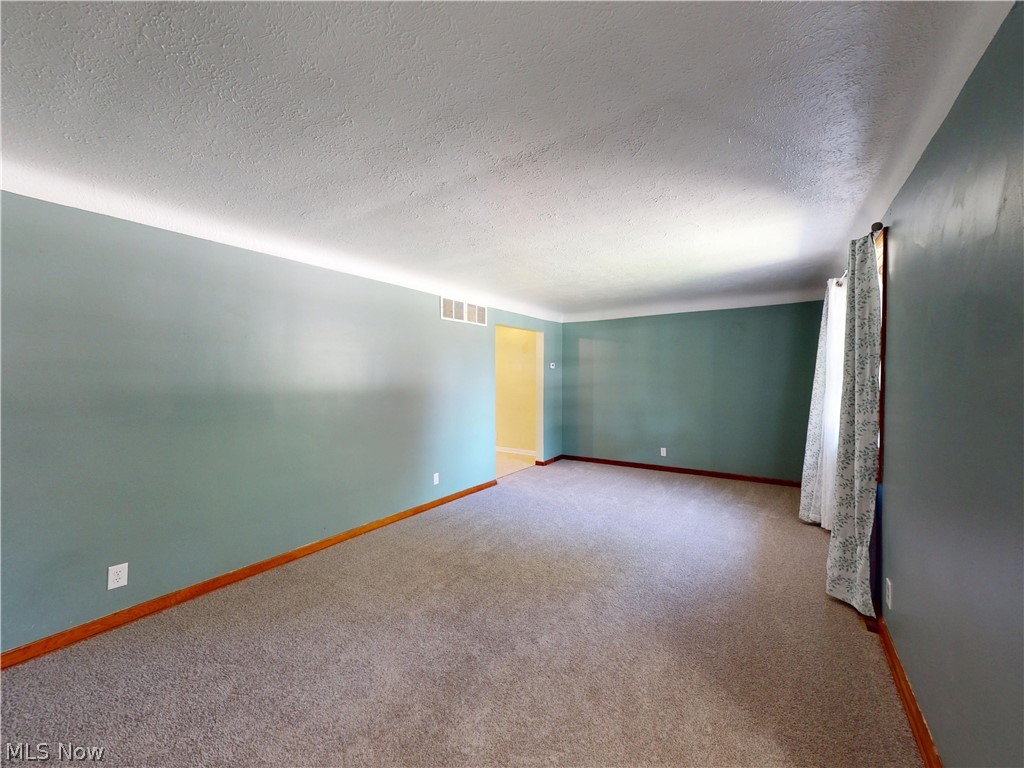 35952 Lakomis Drive Eastlake OH 44095