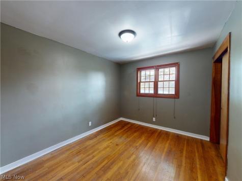 35952 Lakomis Drive Eastlake OH 44095