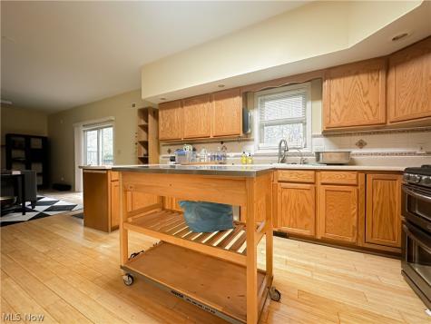 2006 Powder Mill Run Youngstown OH 44505