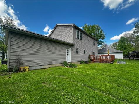 2006 Powder Mill Run Youngstown OH 44505