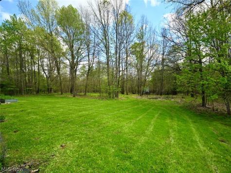 2006 Powder Mill Run Youngstown OH 44505