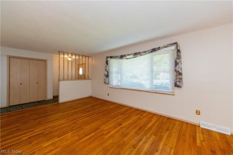 4632 Anderson Road South Euclid OH 44121