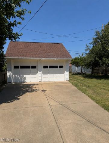 18229 Neff Road Cleveland OH 44119