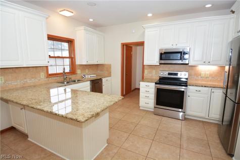 5301 Markwood Court Valley City OH 44280