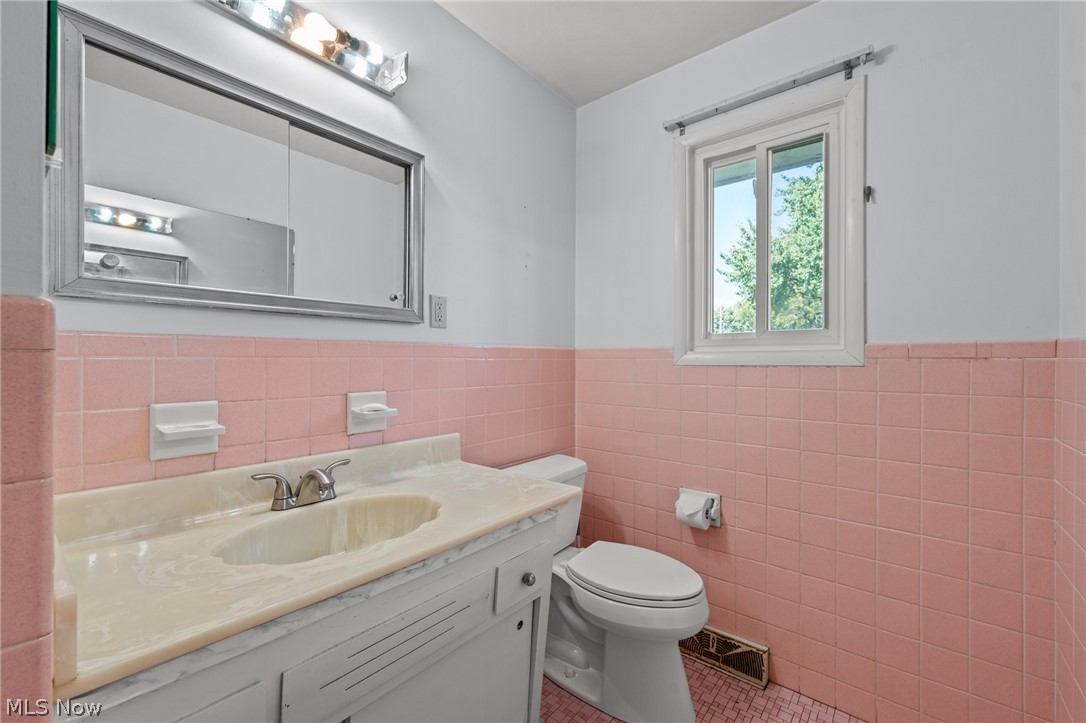 6616 Kingswood Drive Mayfield Heights OH 44124