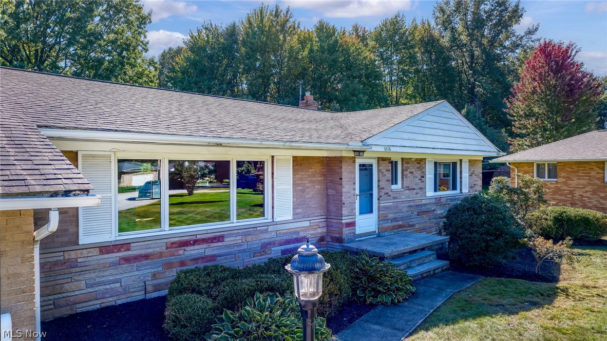 6616 Kingswood Drive Mayfield Heights OH 44124