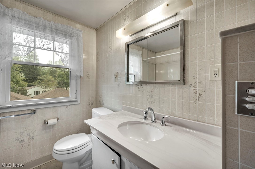 1161 Broadway Avenue Bedford OH 44146