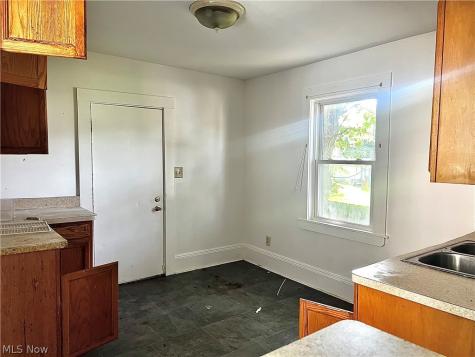 10402 Shale Avenue Cleveland OH 44104