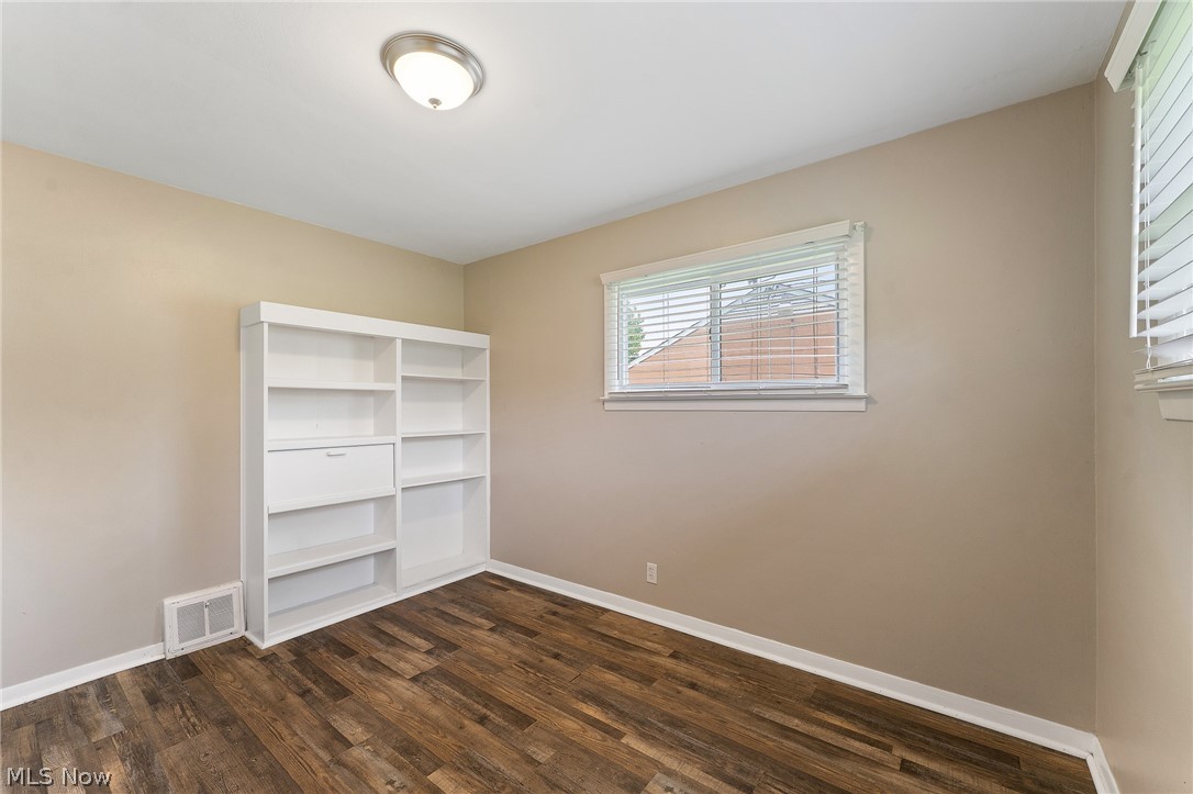 309 North Road SE Warren OH 44484