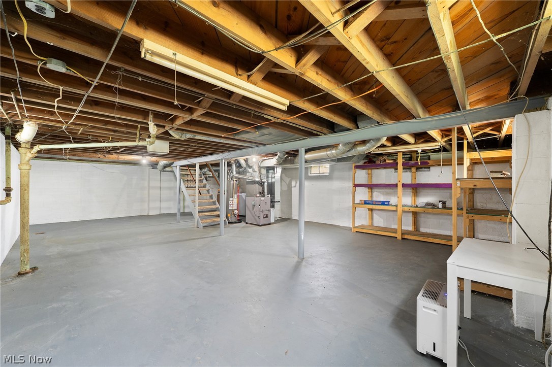 309 North Road SE Warren OH 44484
