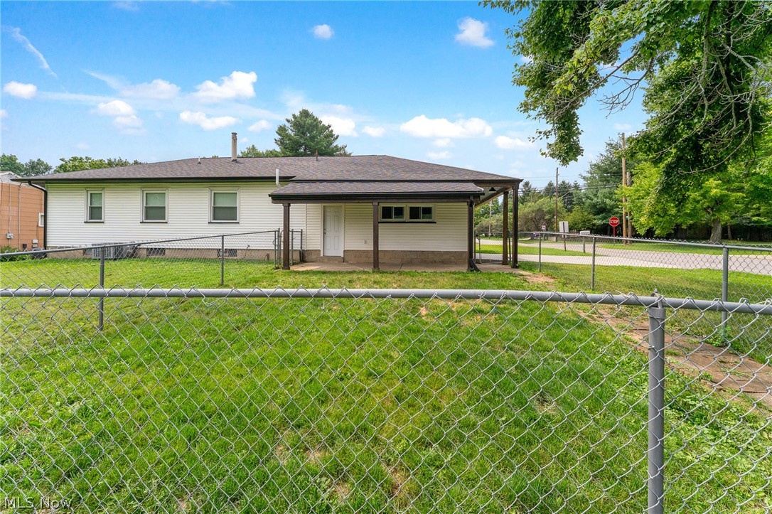 309 North Road SE Warren OH 44484