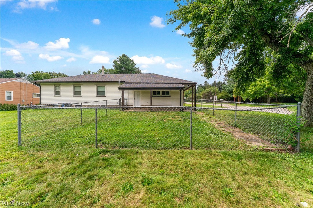 309 North Road SE Warren OH 44484